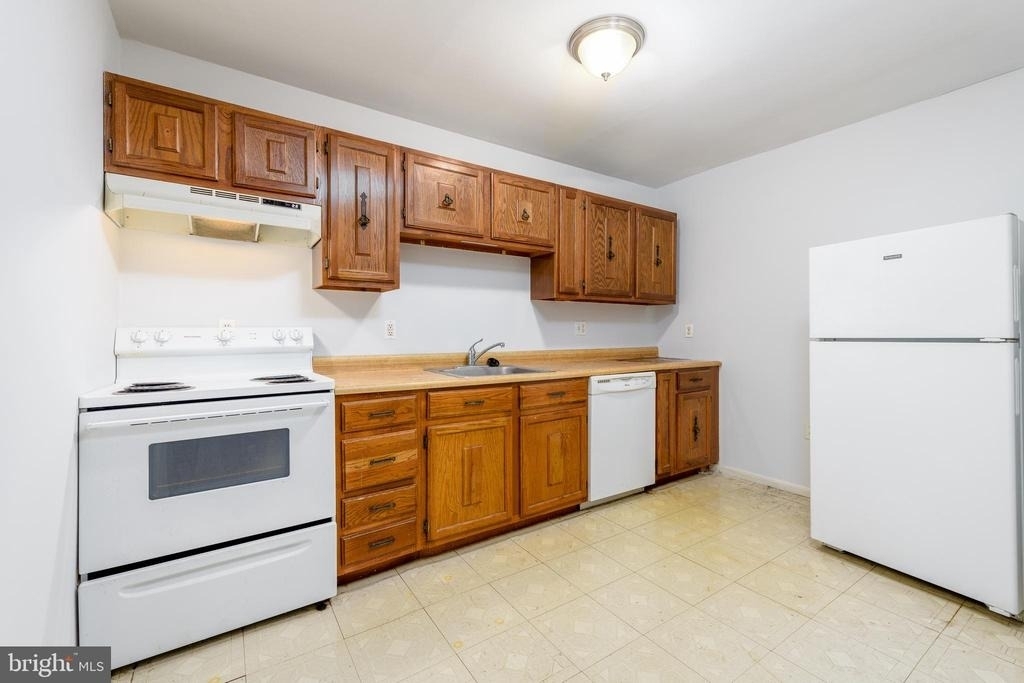2120 Bellemead Avenue - Photo 2