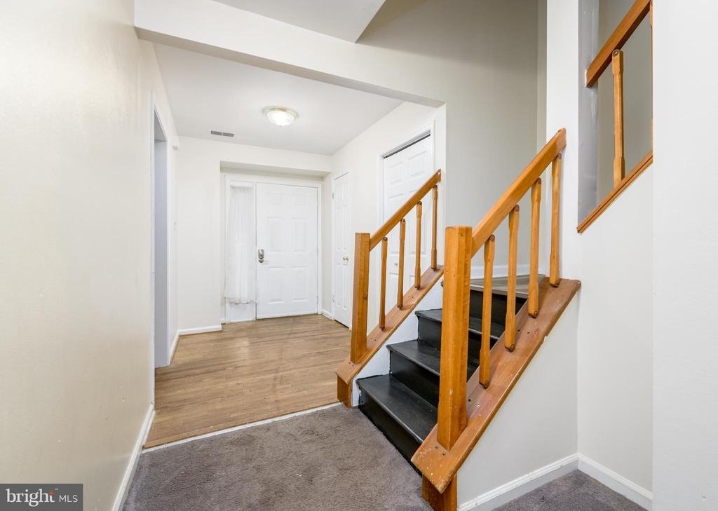 77 Bunker Hill Court - Photo 2