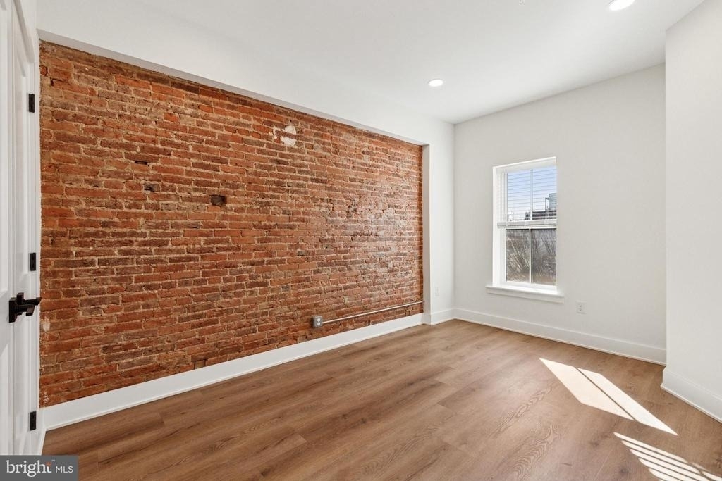193 Bridge Street - Photo 4