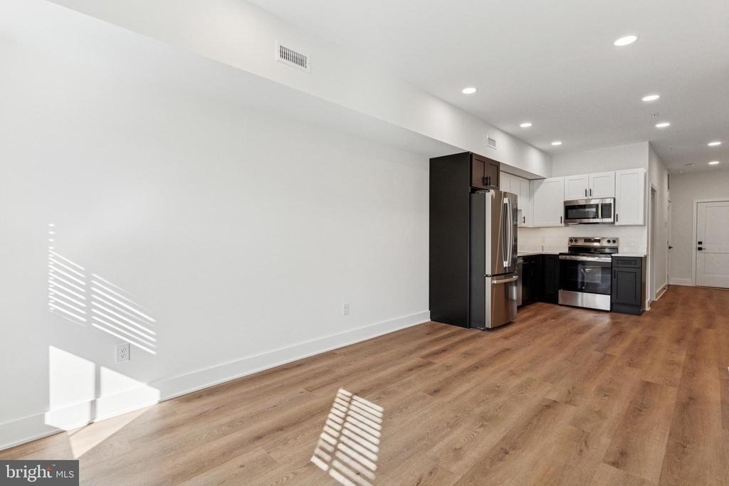 193 Bridge Street - Photo 3