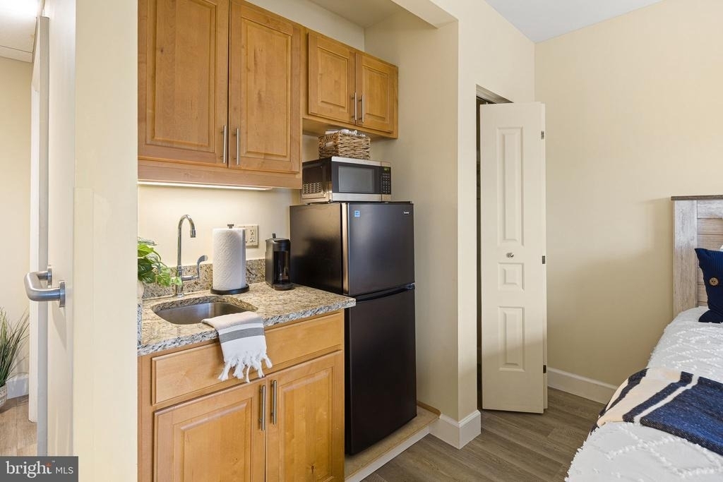 301 Victoria Gardens Drive - Photo 40