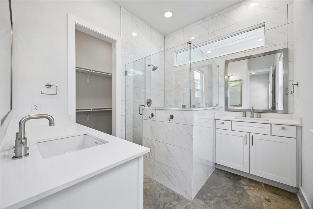 610 W 33rd St - Photo 7