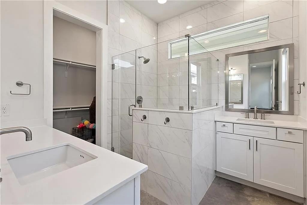 610 W 33rd St - Photo 6