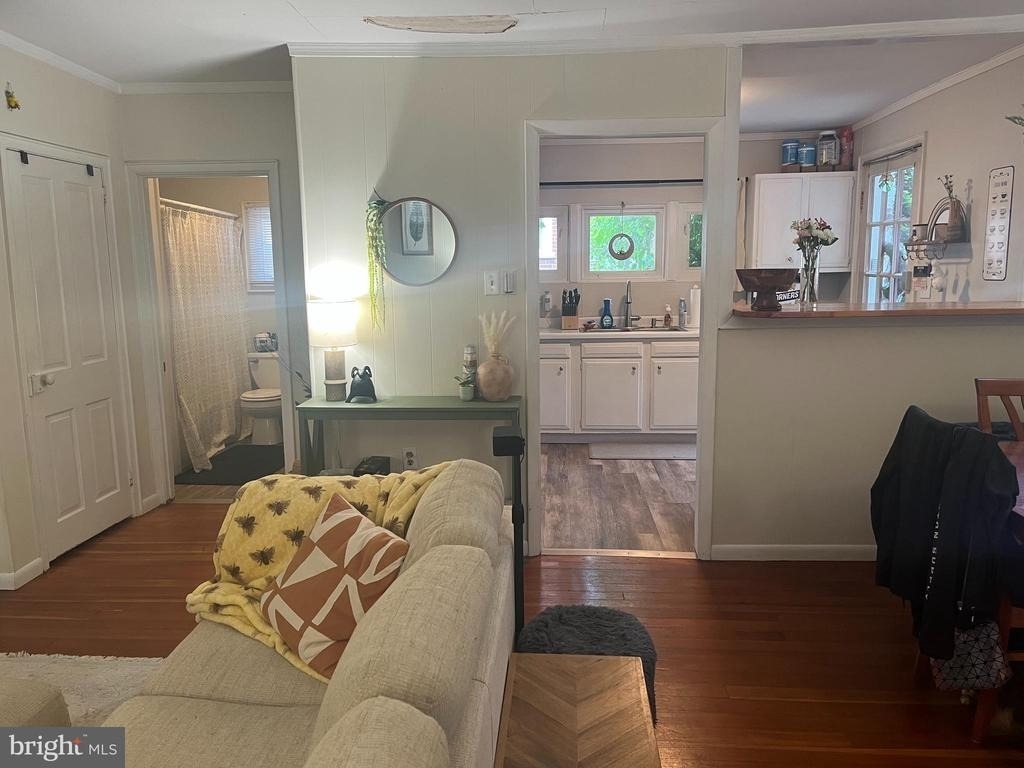 208 W Union - Photo 3