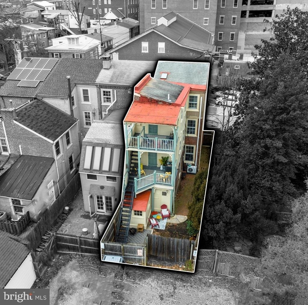 16 W Miner Street - Photo 1