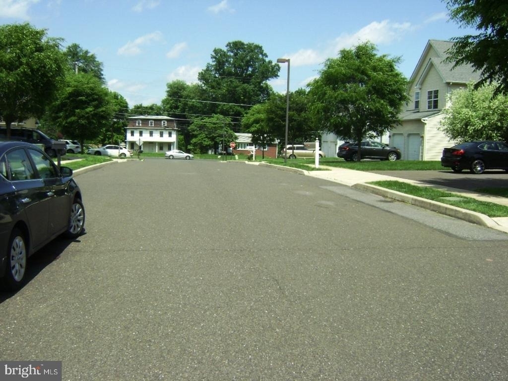 1933 Saxon Drive - Photo 16