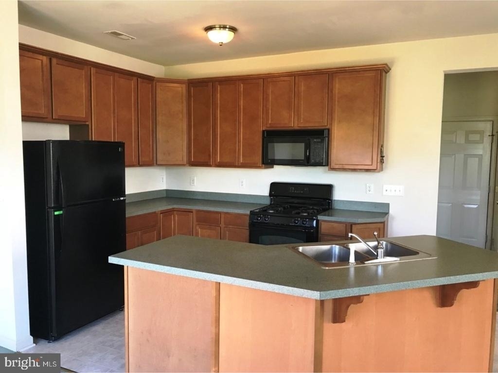 1933 Saxon Drive - Photo 11