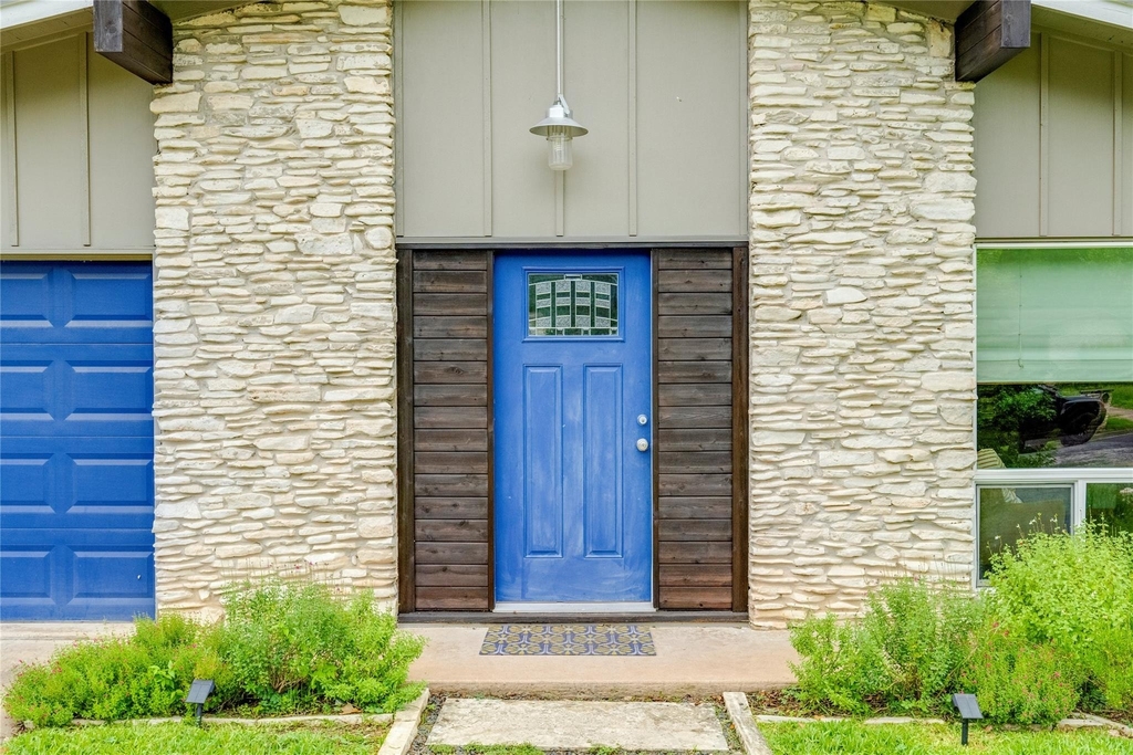 406 Arbor Ln - Photo 1