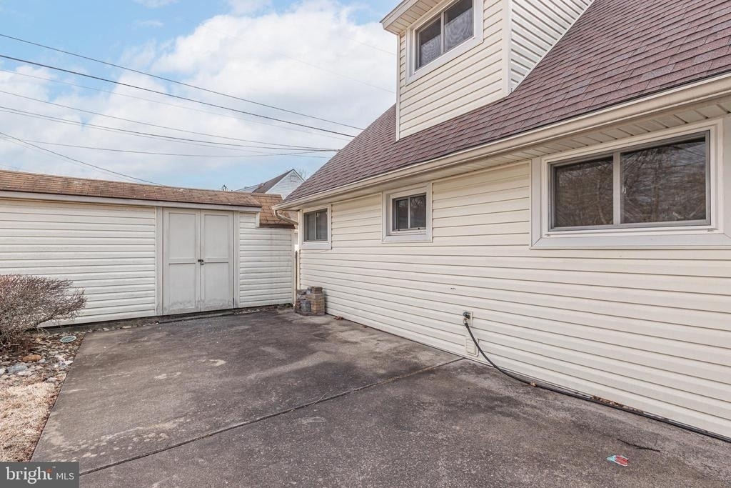 131 Hedge Road - Photo 18
