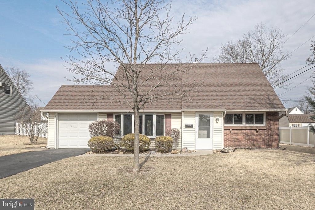 131 Hedge Road - Photo 0