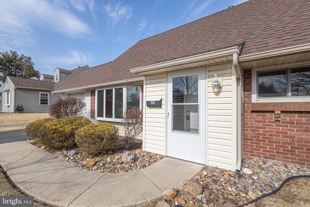 131 Hedge Road - Photo 1