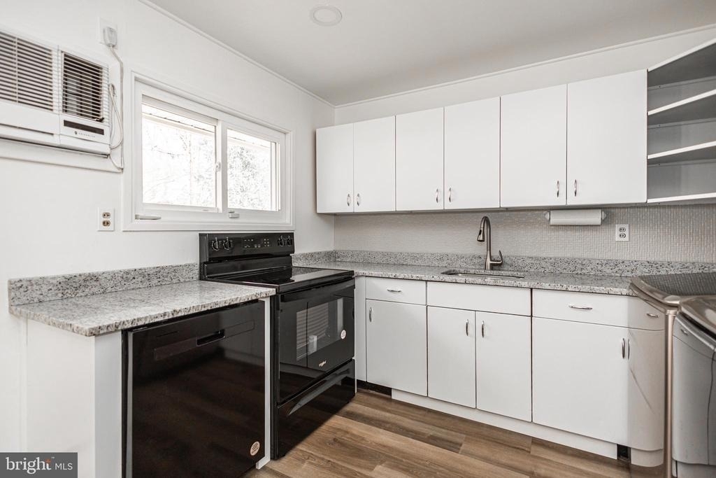 131 Hedge Road - Photo 7