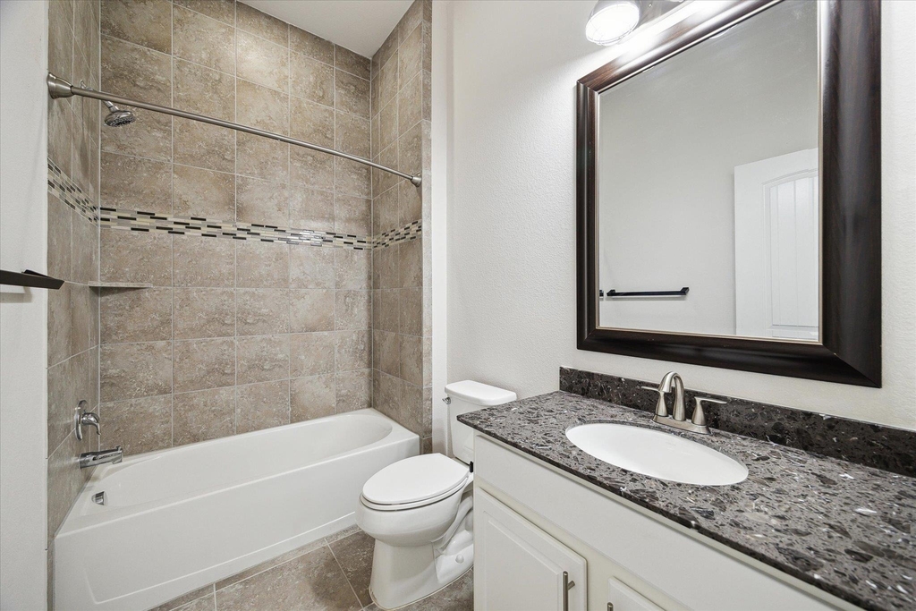2105 Town Centre Dr - Photo 4