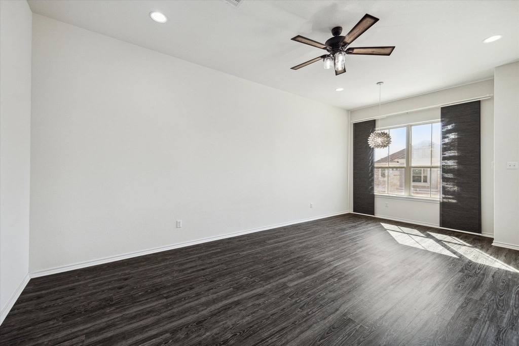 2105 Town Centre Dr - Photo 10