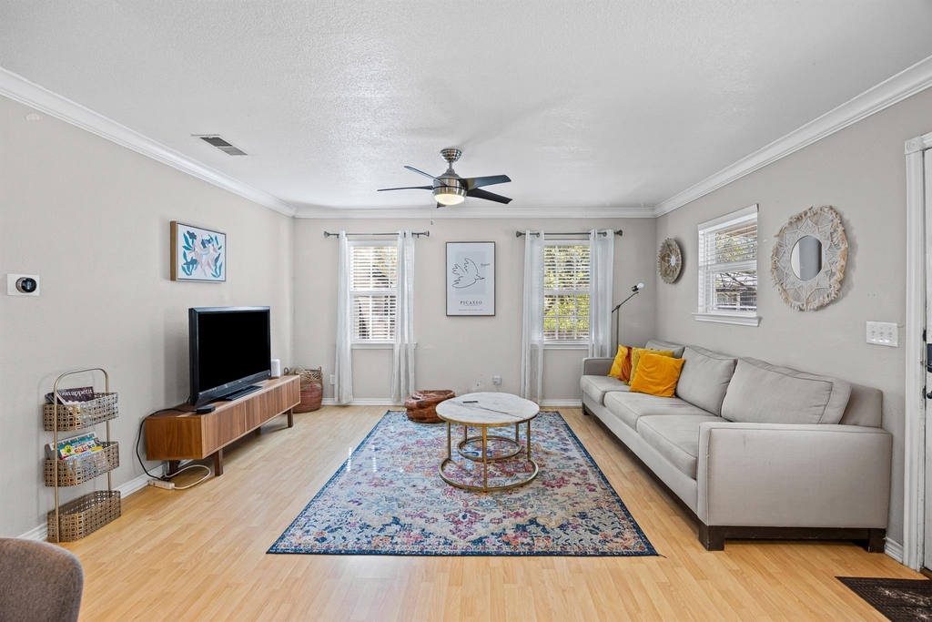 1137 Richardine Ave - Photo 1