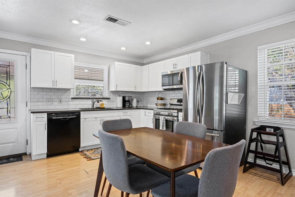 1137 Richardine Ave - Photo 16