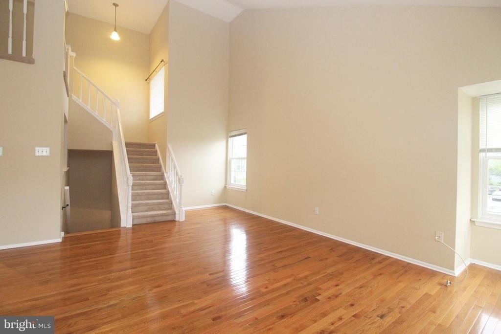 262 Andover Place - Photo 4
