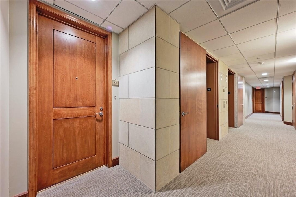 901 W 9th St - Photo 23