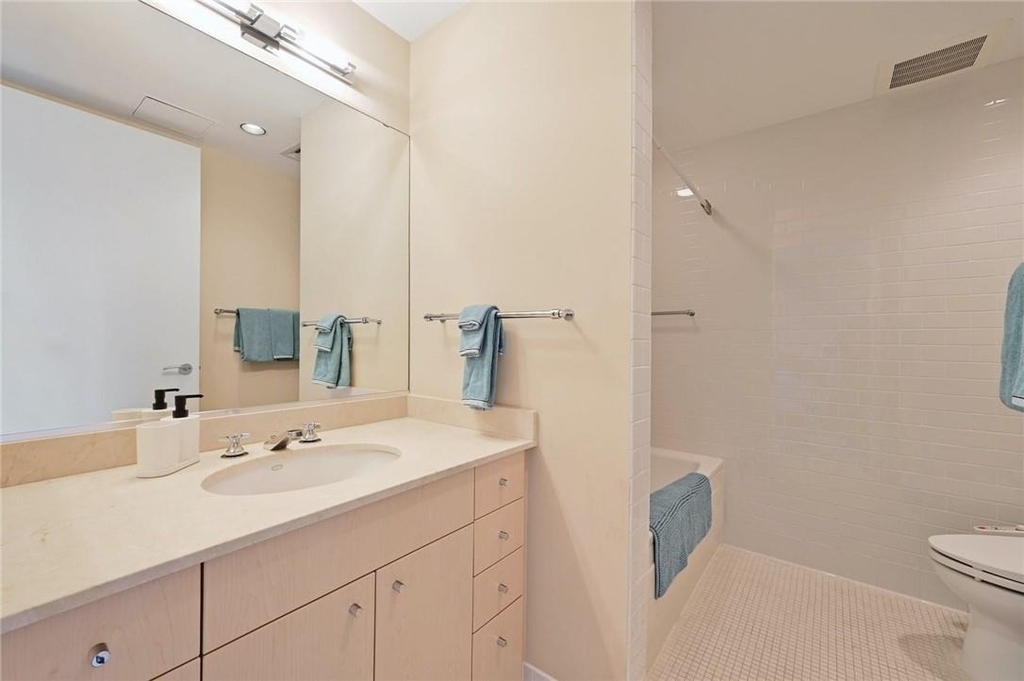 901 W 9th St - Photo 21