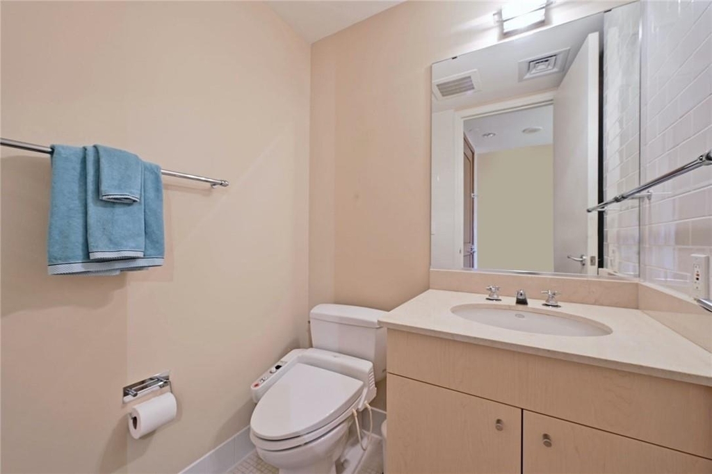 901 W 9th St - Photo 22