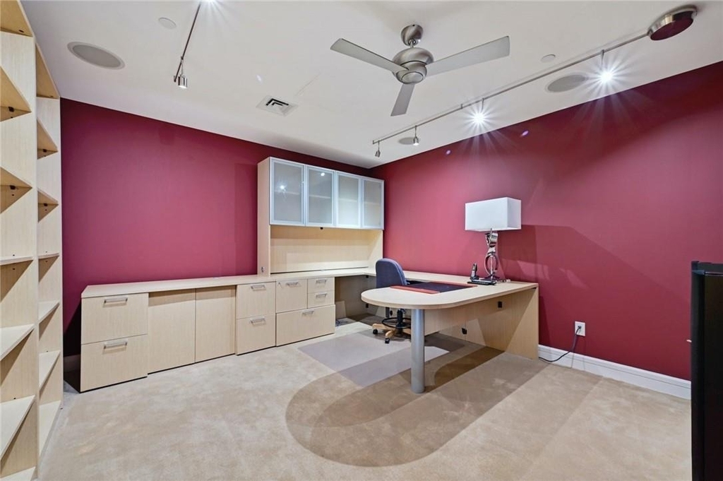 901 W 9th St - Photo 13