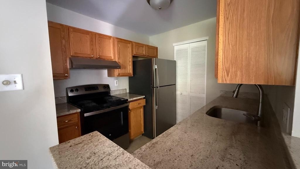 504 Britton Place - Photo 4
