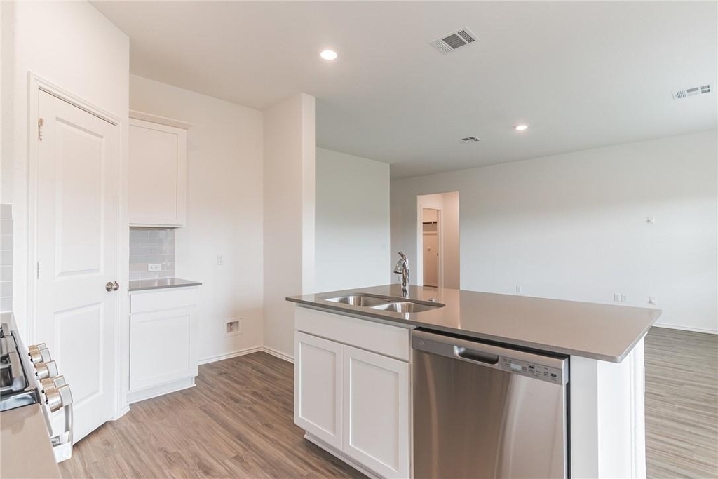 500 Jack Ryan St - Photo 5