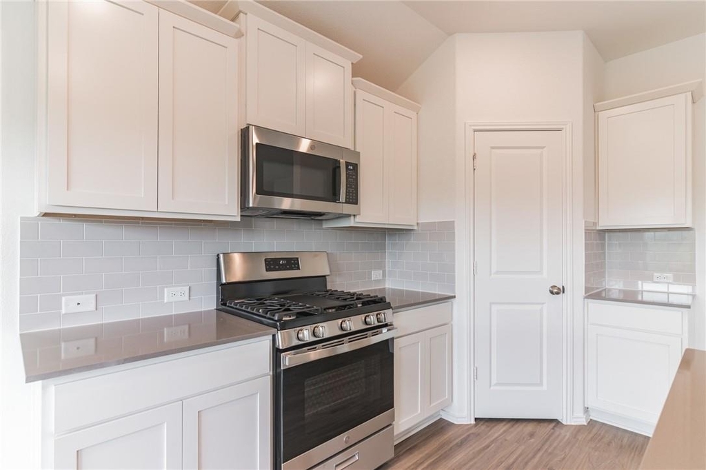 500 Jack Ryan St - Photo 2