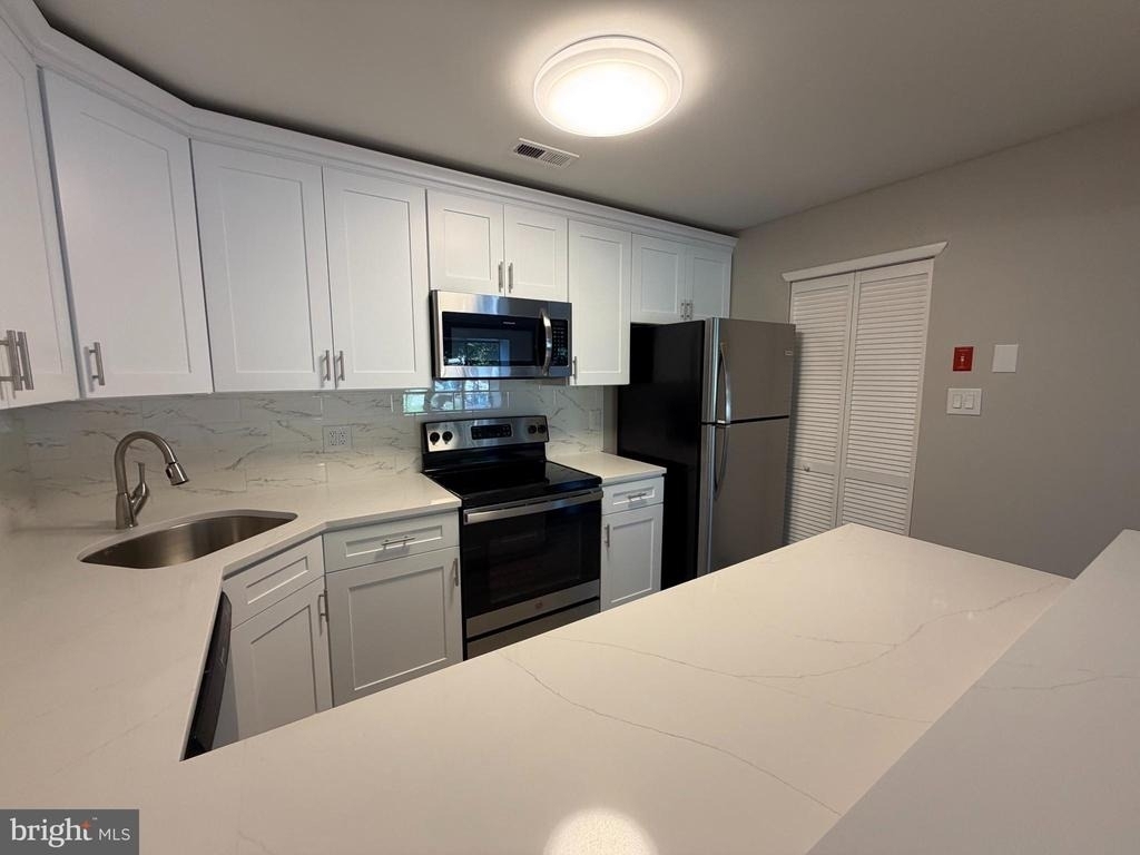 4306 Aberdeen Drive - Photo 4