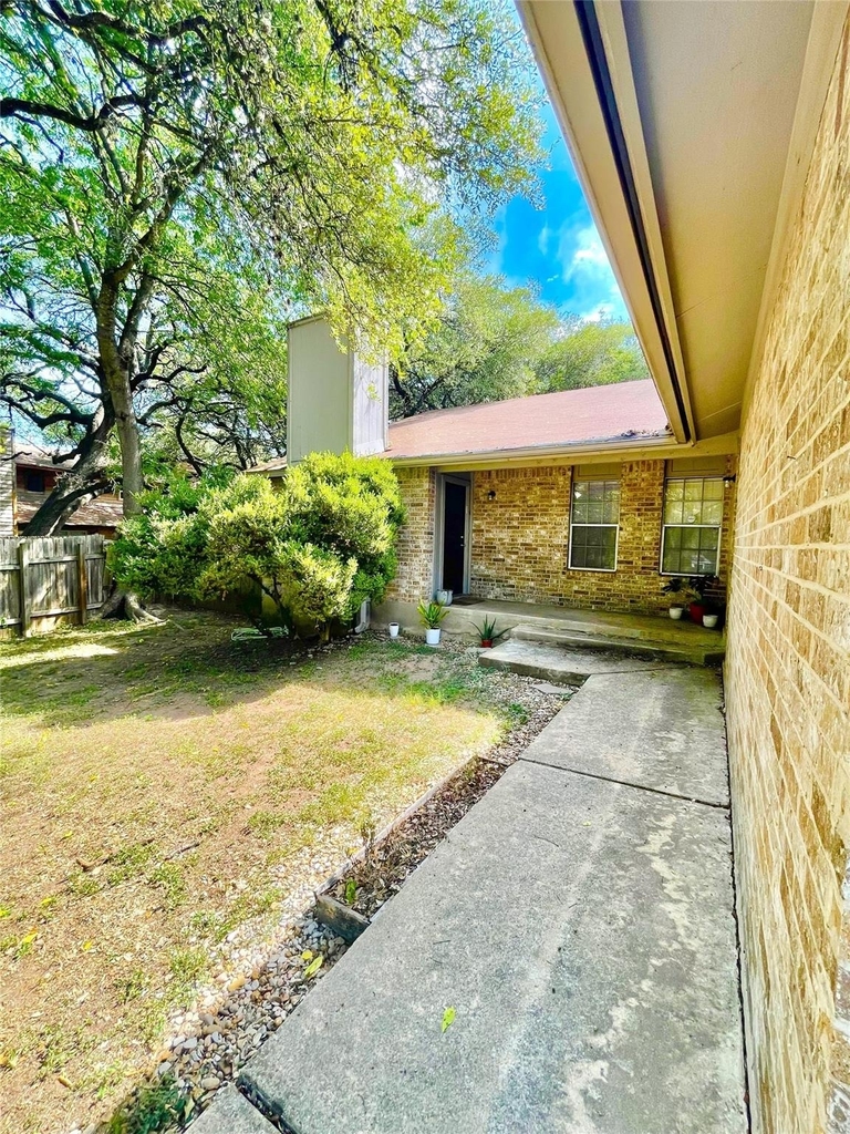 7103 Woodhue Ct - Photo 3