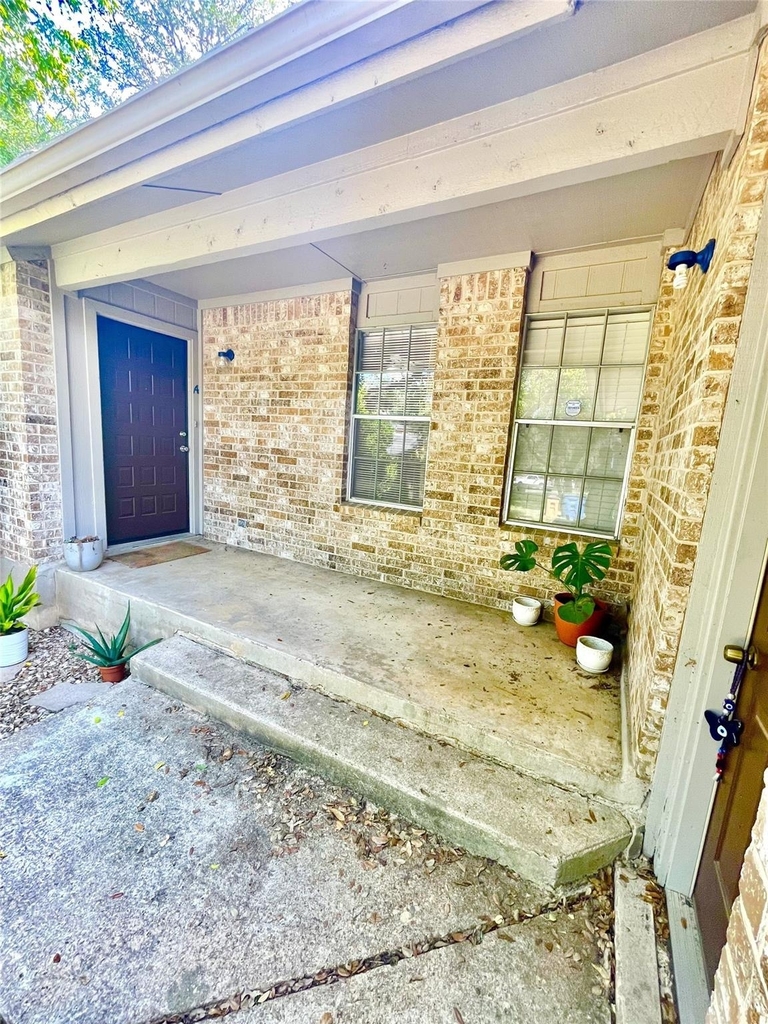 7103 Woodhue Ct - Photo 4