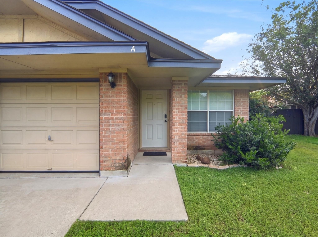 2304 Smith Branch Blvd - Photo 1
