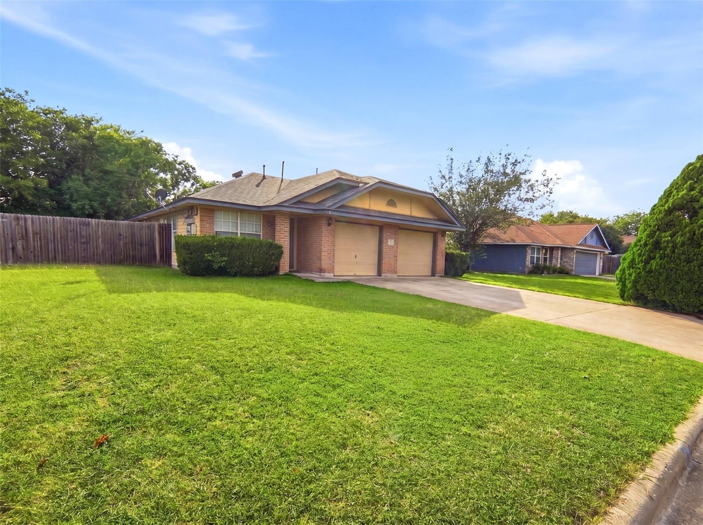 2304 Smith Branch Blvd - Photo 2