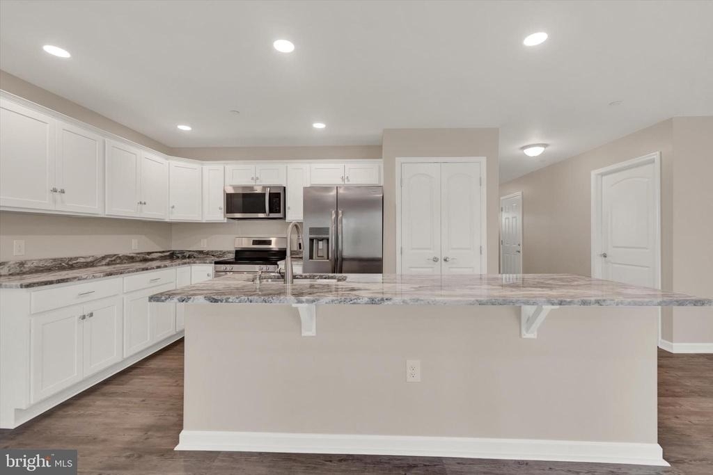 13906 Patriot Way - Photo 1