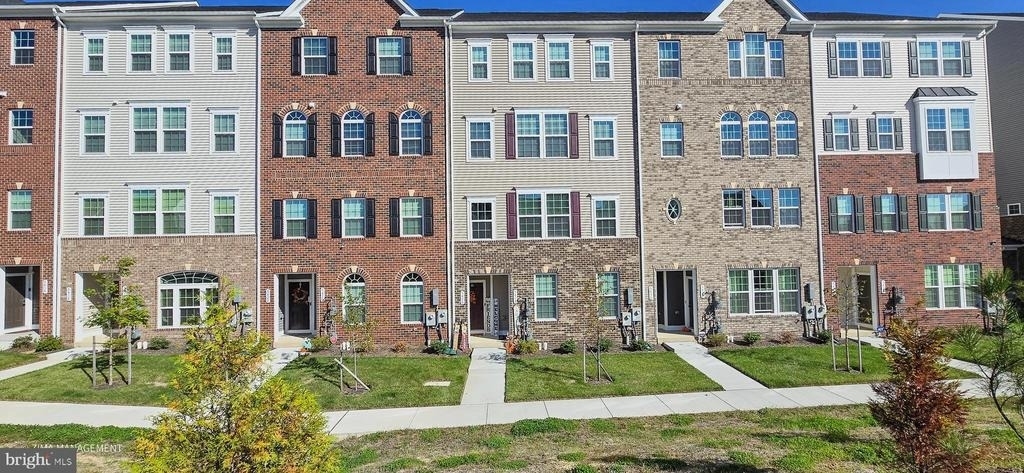 5426 Greenpoint Lane - Photo 0