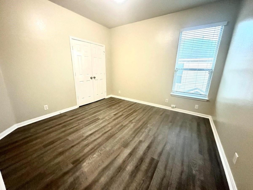 2404 Allred Dr - Photo 17