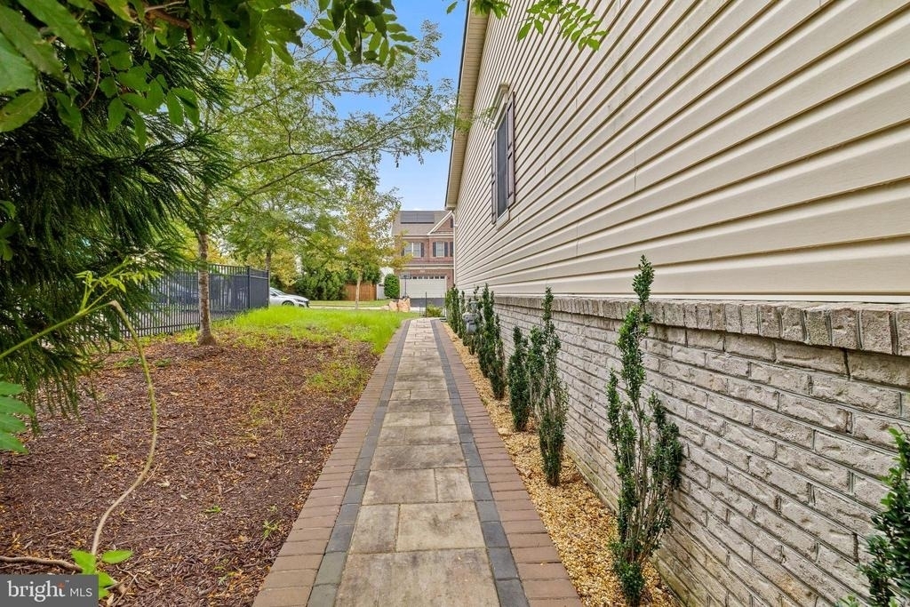 1116 Autumn Brook Avenue - Photo 65