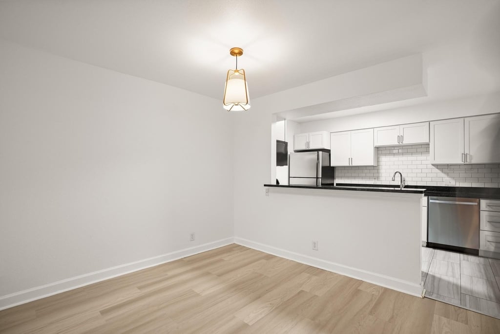2020 S Congress Ave - Photo 2
