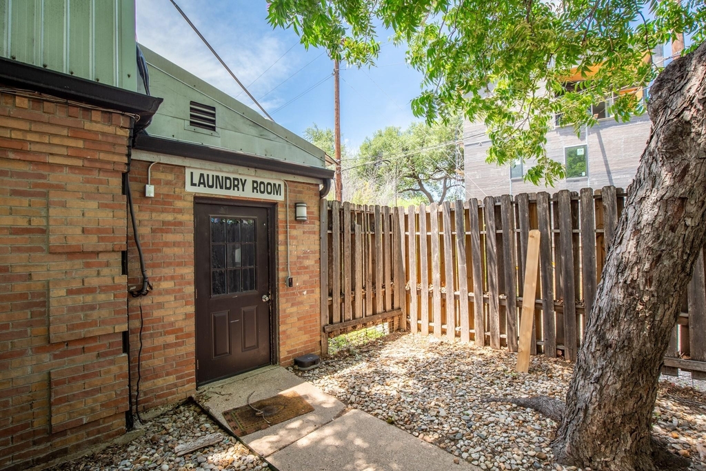 2020 S Congress Ave - Photo 20