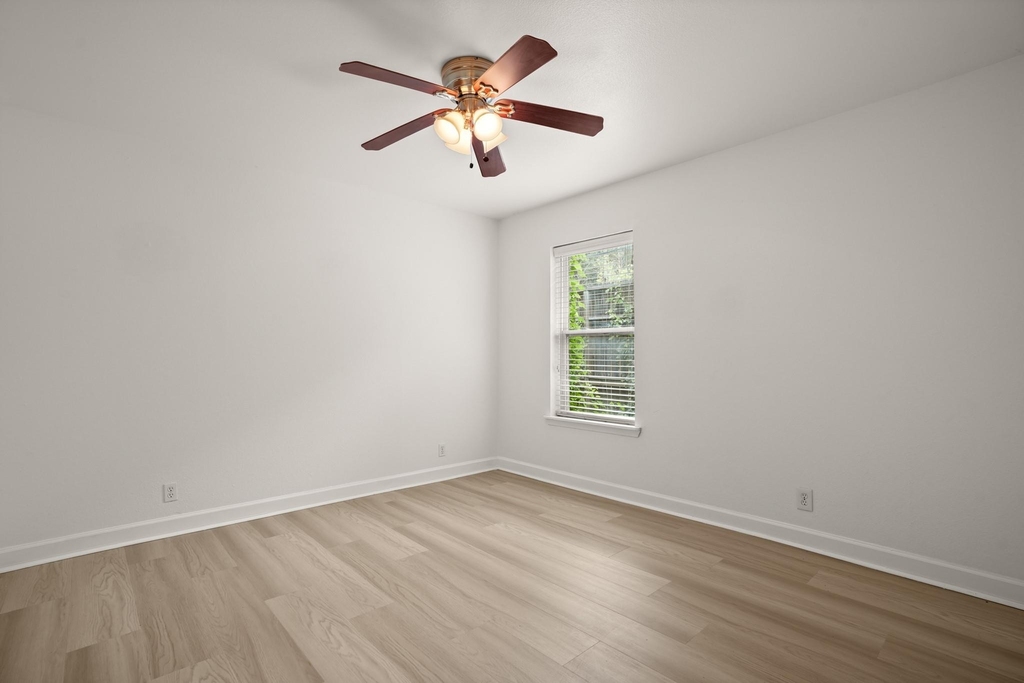 2020 S Congress Ave - Photo 14