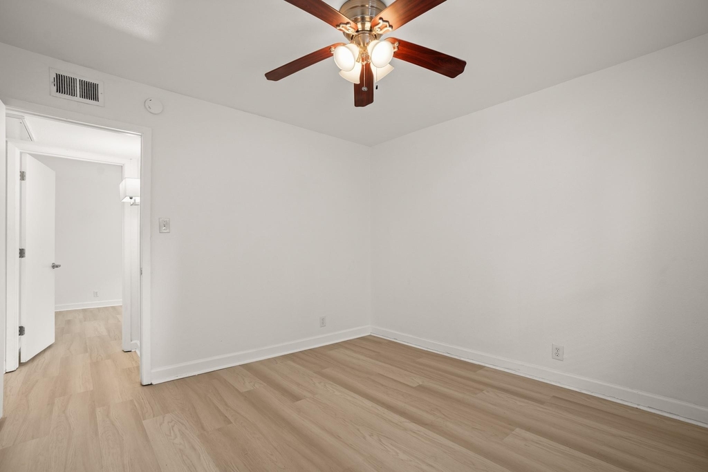 2020 S Congress Ave - Photo 13