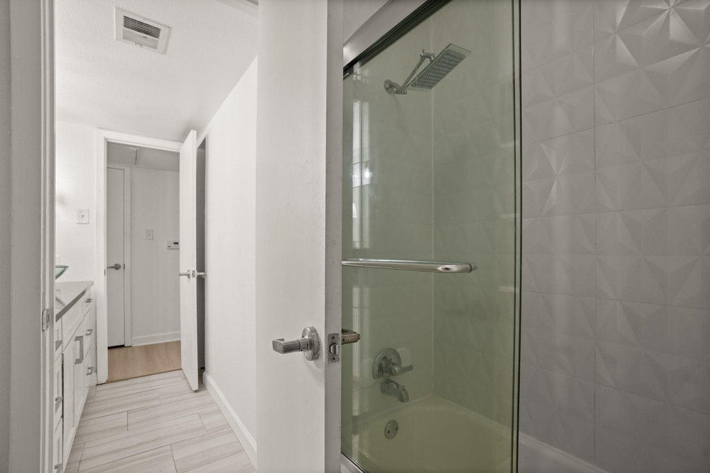 2020 S Congress Ave - Photo 12