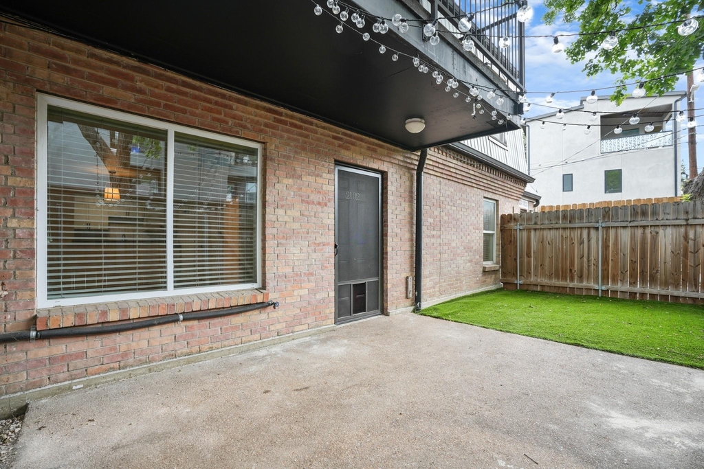 2020 S Congress Ave - Photo 17