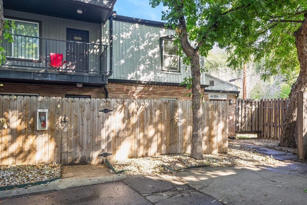 2020 S Congress Ave - Photo 21