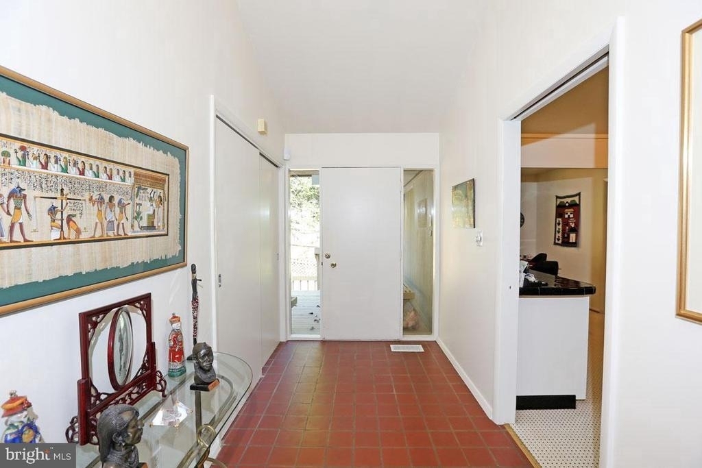 6900 Heatherhill Road - Photo 7