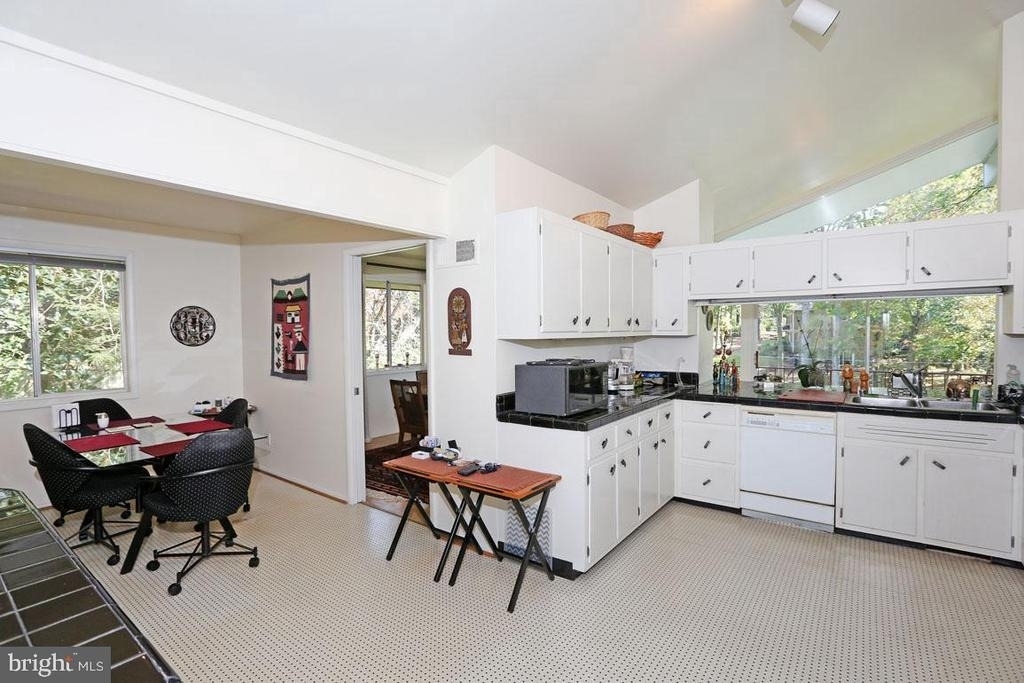 6900 Heatherhill Road - Photo 12