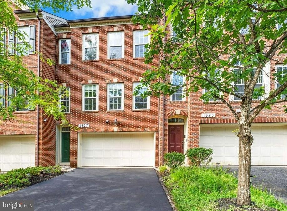 1627 Whitehall Drive - Photo 3