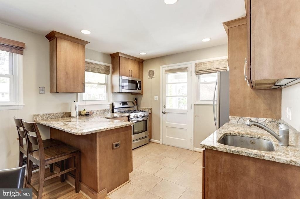 6408 Tisdale Terrace - Photo 5