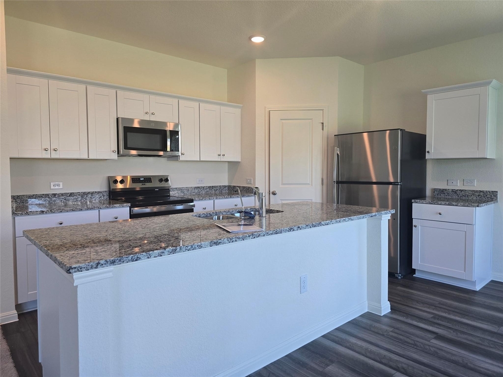 121 Blazilmar Ln - Photo 11