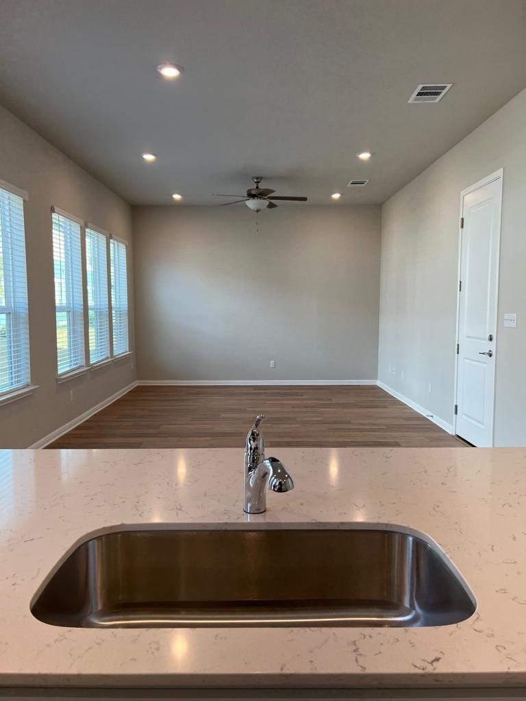 1015 Vista View Dr - Photo 8